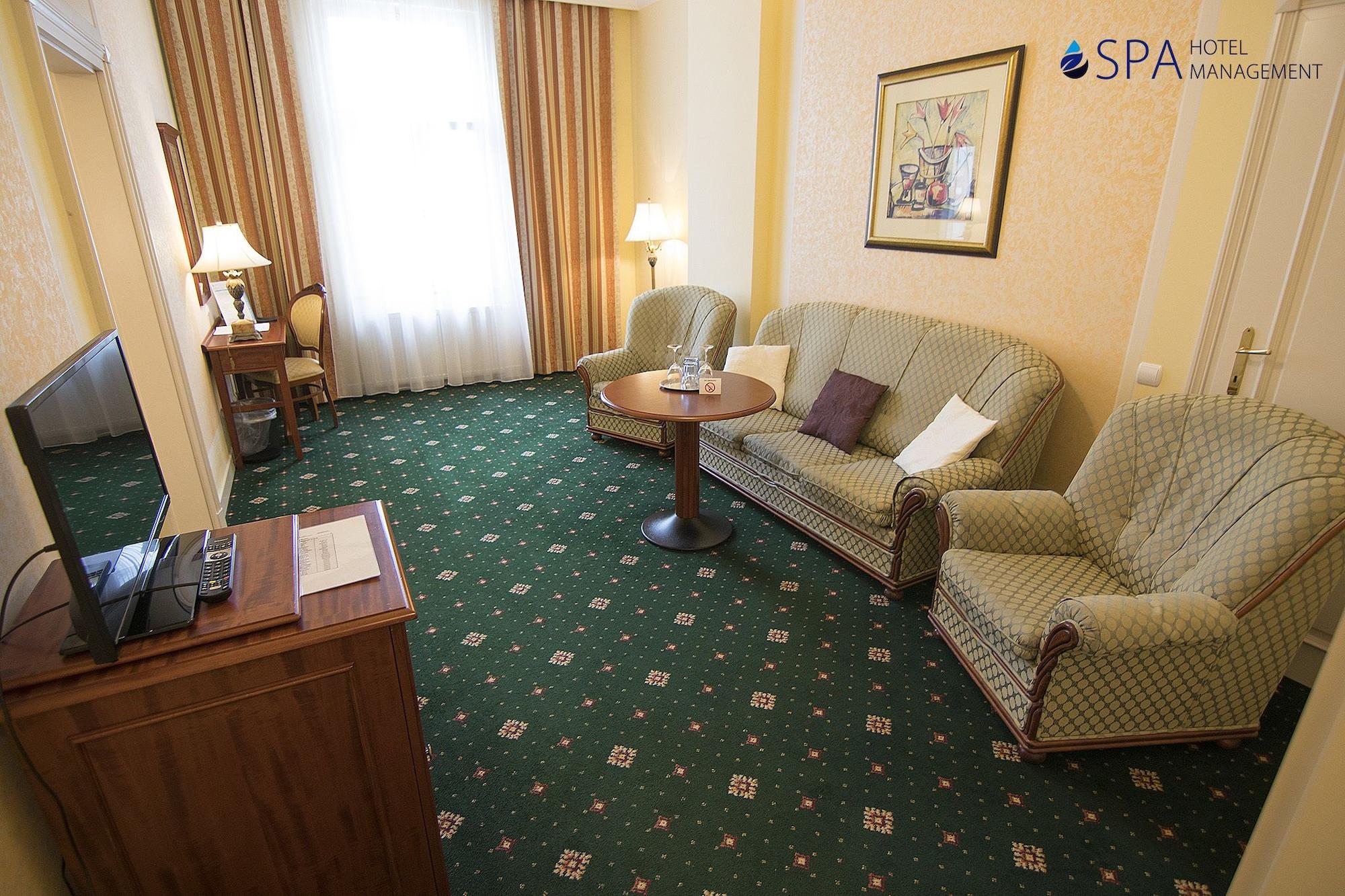 Humboldt Park Hotel & Spa Karlovy Vary Exterior photo